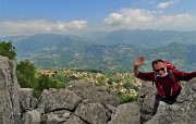 Spettacolo di narcisi sul Linzone (1392 m) salito dalla Roncola il 5 maggio 2020
